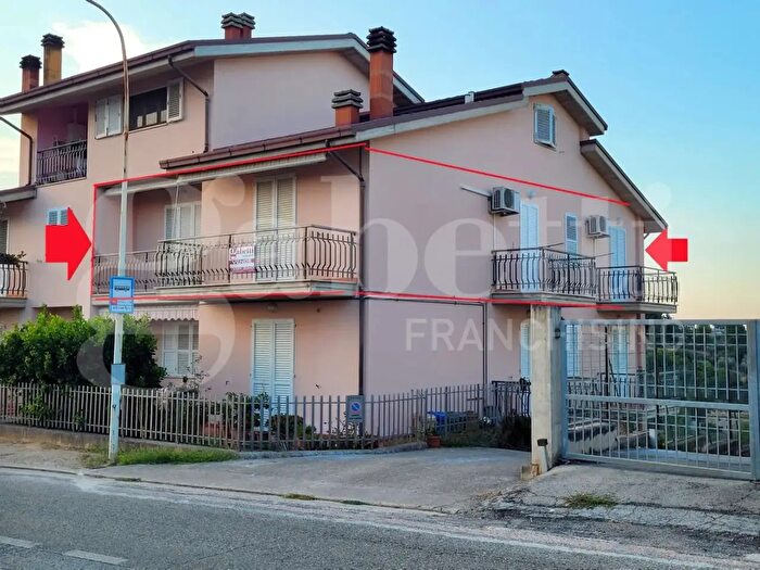Appartamento quadrilocale in vendita in Cda Marezi, Massignano