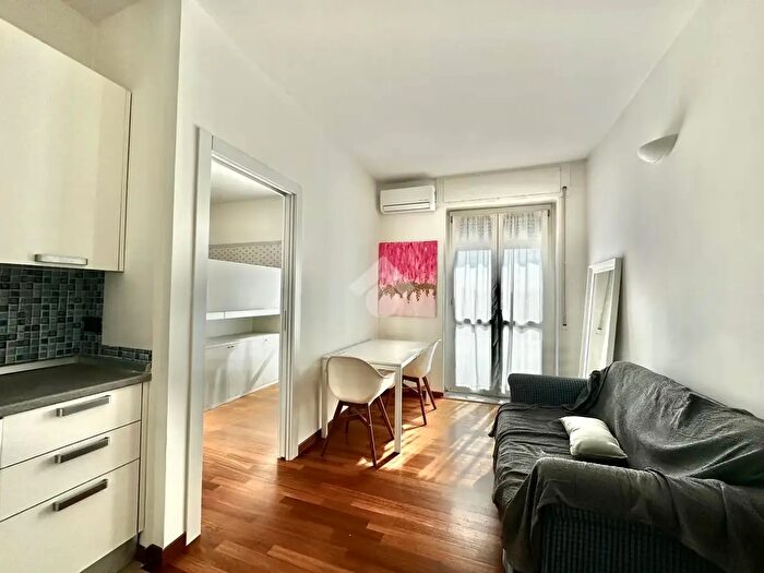 Appartamento bilocale in affitto in Via Olona, Milano