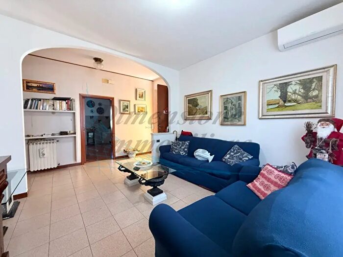 Appartamento con 5 locali in vendita in Via Cesare Pavese, Rosignano Marittimo