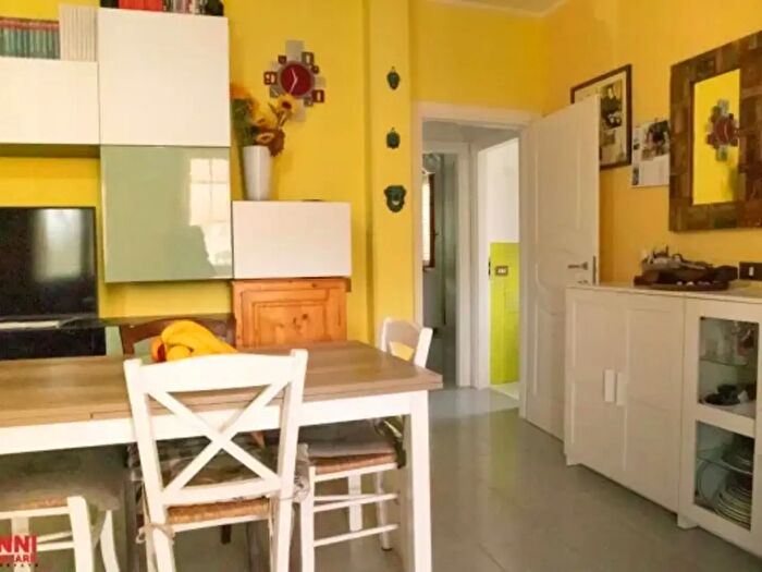 Appartamento trilocale in vendita in Via Montanara, Cecina