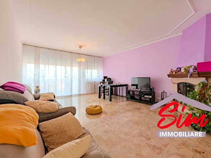 Appartamento quadrilocale in vendita in Via Augusto Righi Snc, Novara