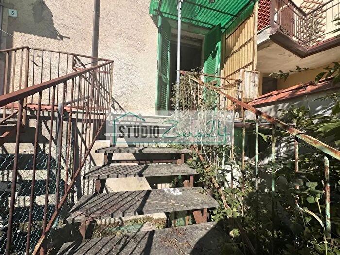 Casa trilocale in vendita in Via Fontana, Montignoso
