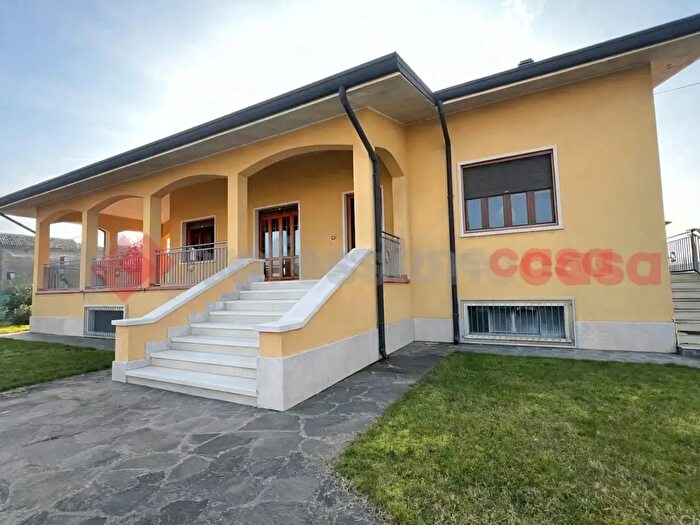 Casa con 10 locali in vendita in Via Le Cassere, Oppeano