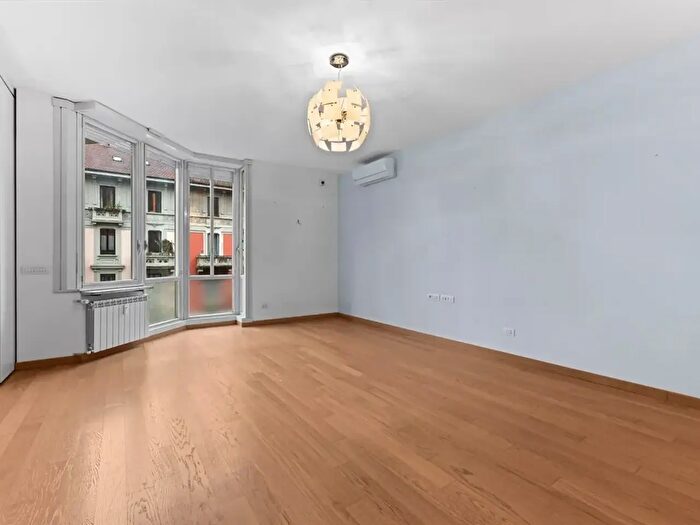 Appartamento quadrilocale in vendita in Via Desiderio da Settignano, Milano