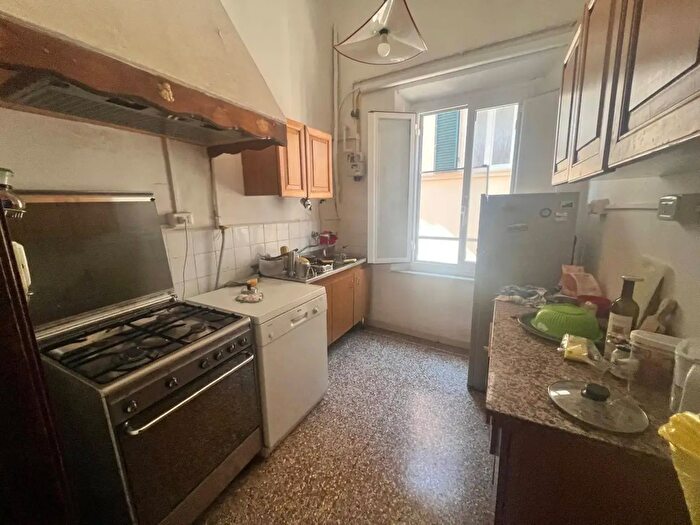 Appartamento quadrilocale in affitto in Via Santa Maria, Pisa