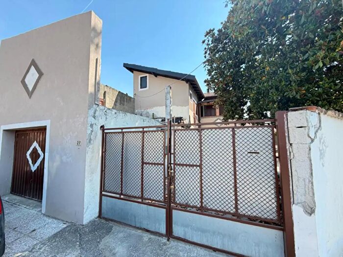 Casa con 11 locali in vendita in Via Moniticelli, Badia Pavese