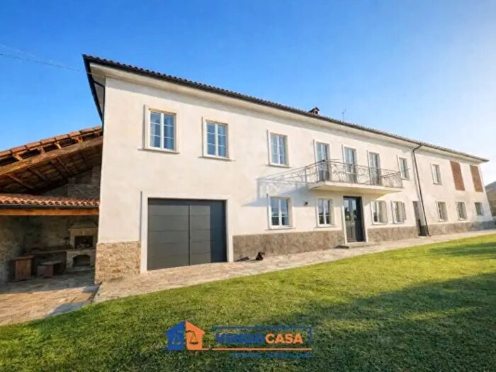 Casa con 5 locali in vendita in Viale dei Partigiani, Nizza Monferrato