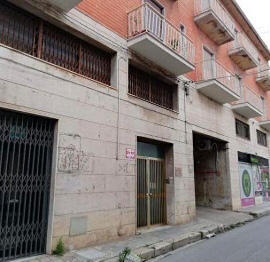 Appartamento con 5 locali in vendita in Via fra Serafino Mannone, Castelvetrano