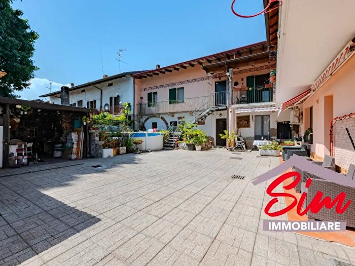 Appartamento trilocale in vendita in Via Braia Snc, Biandrate