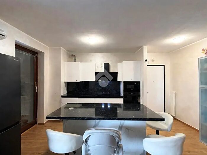 Appartamento trilocale in vendita in Via Beniamino Cavalli, Castrezzato