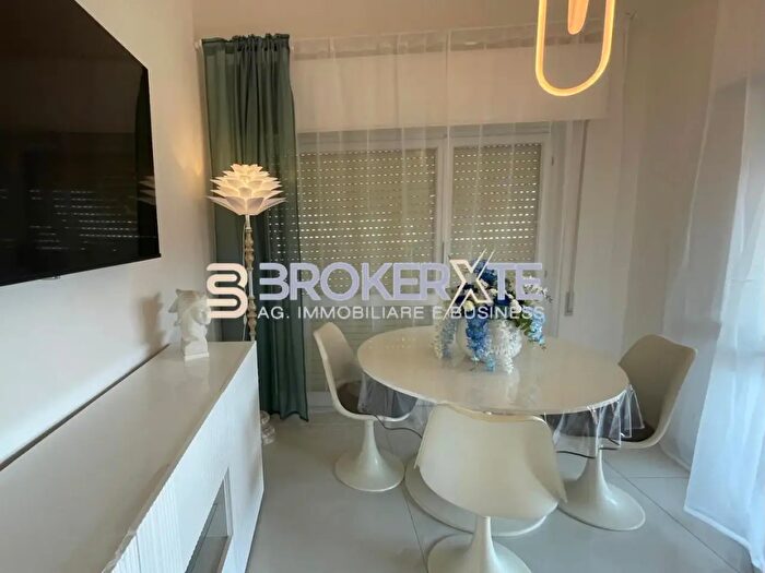 Appartamento con 5 locali in vendita in Carrara