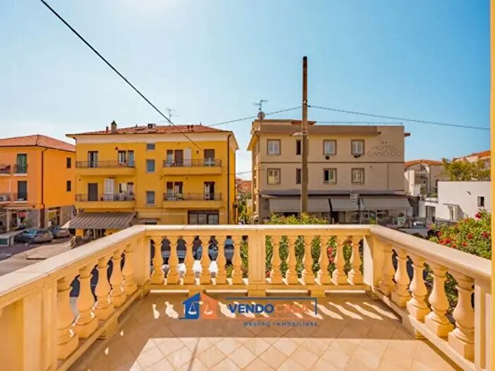 Appartamento bilocale in vendita in Via Generale Ardoino, Diano Marina