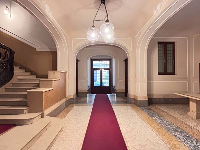 Casa bilocale in affitto in Via Giuseppe e Francesco C Maggiolini, Palestro, Milano