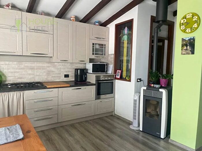 Appartamento trilocale in vendita in Via Ponte Verde, Recoaro Terme