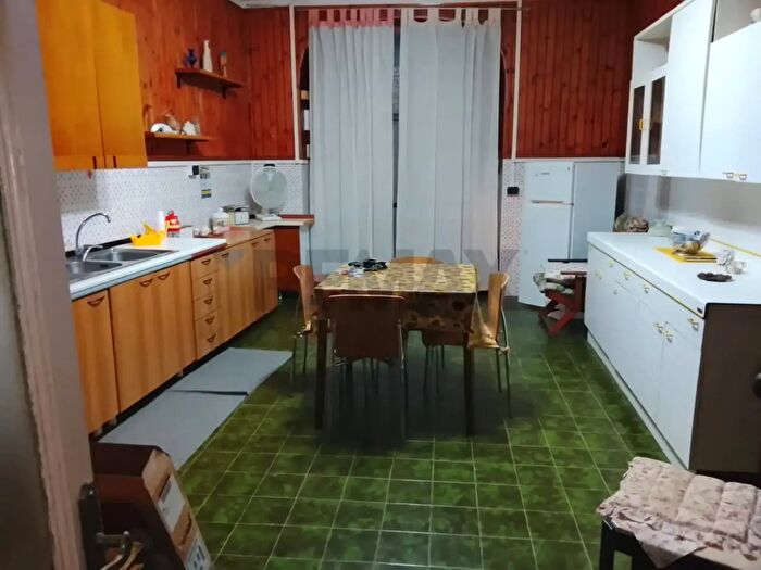Casa quadrilocale in vendita in Sessa Aurunca