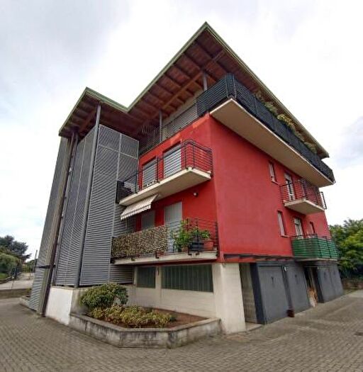 Appartamento trilocale in vendita in Longone Al Segrino