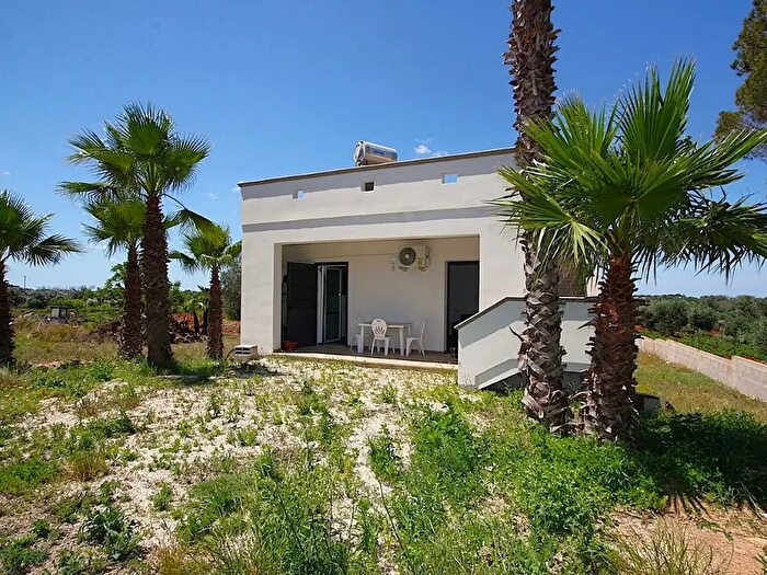 Casa trilocale in vendita in Parabita