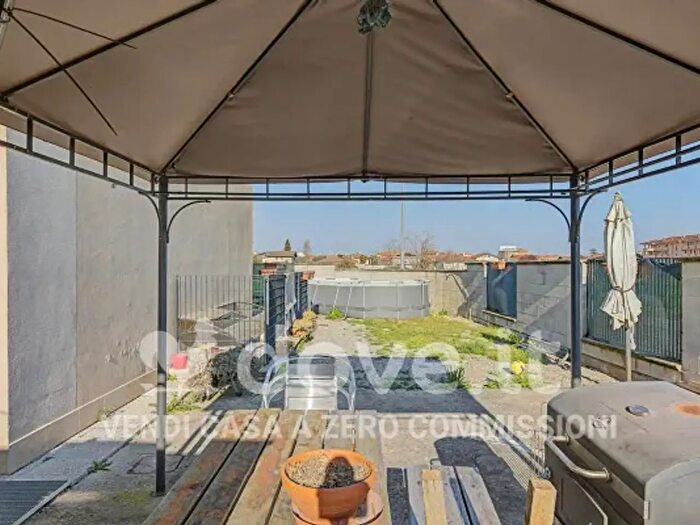 Appartamento con 5 locali in vendita in Via Angelo Busto, Trecate