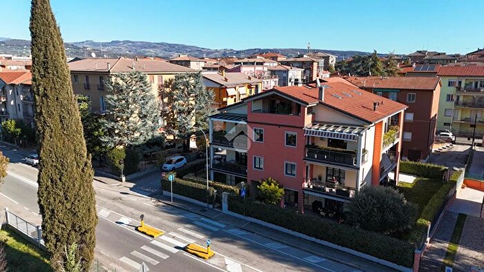 Appartamento quadrilocale in vendita in Via Jacopo Bonfadio, Verona