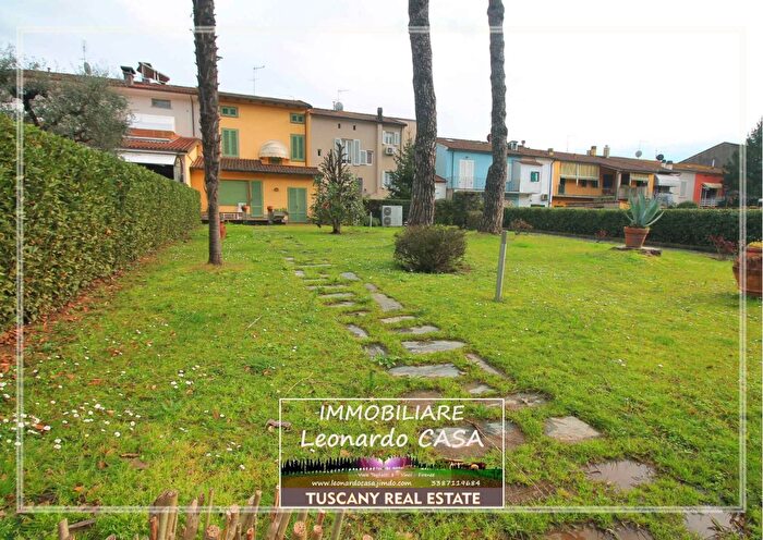 Casa con 6 locali in vendita in Lamporecchio