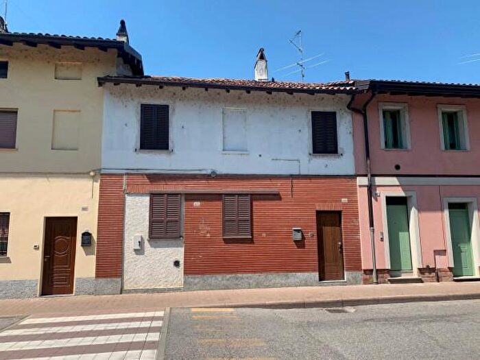 Casa trilocale in vendita in Via XXV Aprile Chign, Chignolo Po