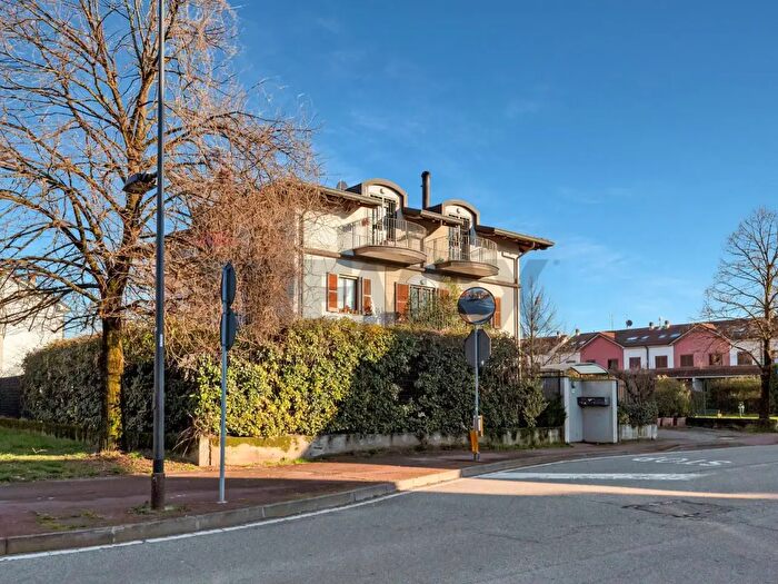 Appartamento bilocale in affitto in Via Redecesio, Segrate