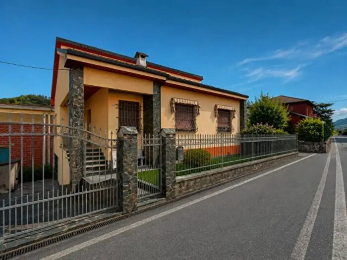Casa quadrilocale in vendita in Via Vittorio Veneto, Ponti