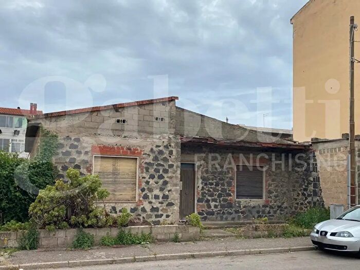 Casa quadrilocale in vendita in Via Campania, Oristano