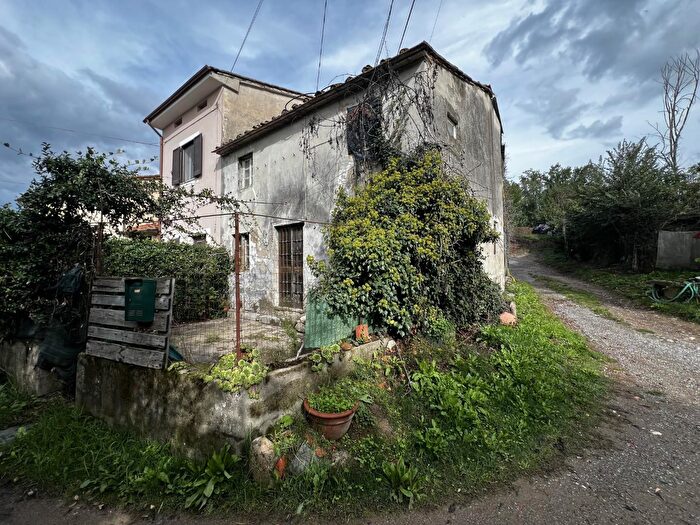 Casa quadrilocale in vendita in Capannori