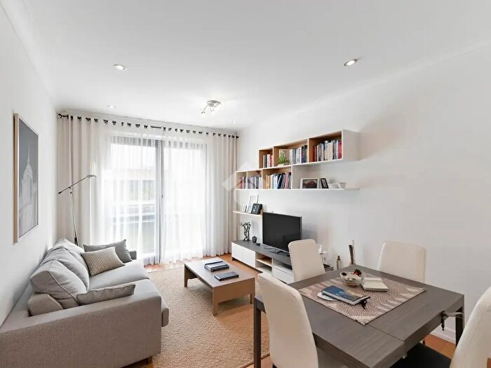 Appartamento trilocale in vendita in Strada Torino, Beinasco