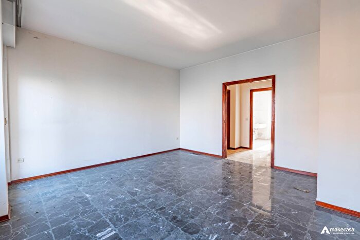 Appartamento trilocale in vendita in Piazza Piemonte, Melegnano