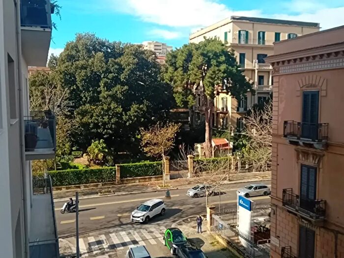 Appartamento quadrilocale in vendita in Via della Libertà, Palermo