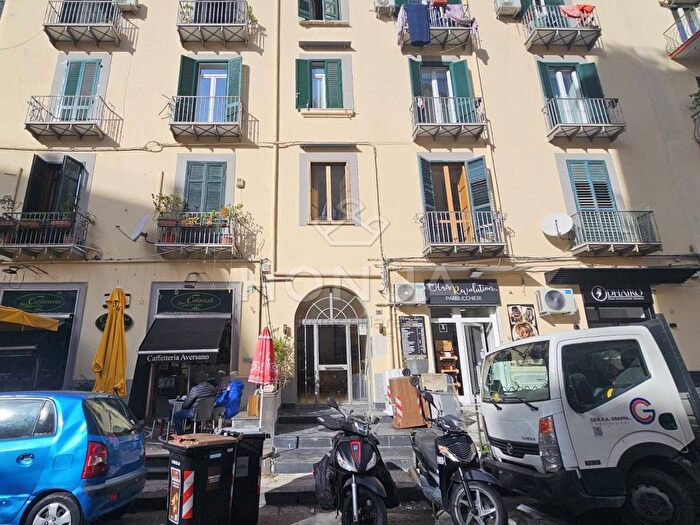 Appartamento bilocale in affitto in Via Beniamino Cesi, Vomero, Napoli