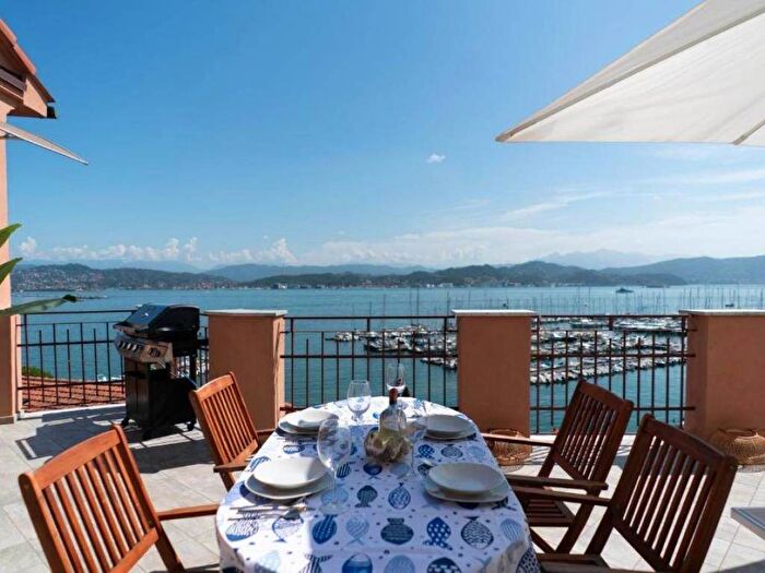Appartamento quadrilocale in affitto in Fezzano, Portovenere