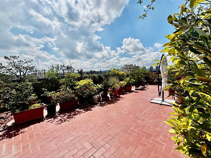 Appartamento con 9 locali in vendita in Via Savena Antico, Bologna