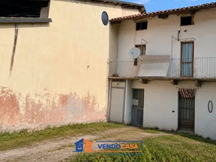 Casa con 5 locali in vendita in Frazione Lucchi, Narzole