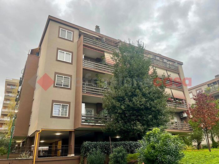 Appartamento trilocale in vendita in Viale Bruno Pelizzi, Roma