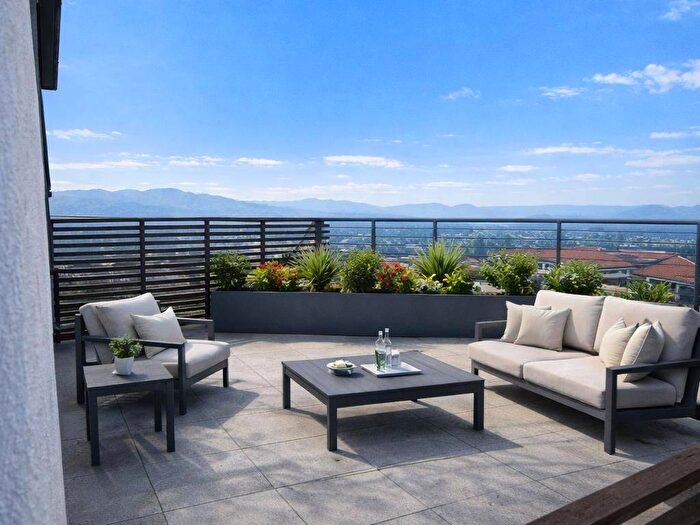 Appartamento trilocale in affitto in Via Alessandro Manzoni, Meda