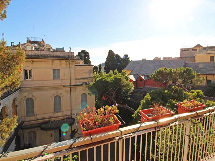 Appartamento quadrilocale in affitto in Via Goffredo Mameli, Castelletto, Genova