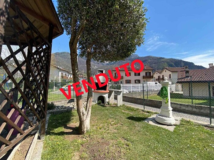 Appartamento trilocale in vendita in Via Crollalanza, Mese