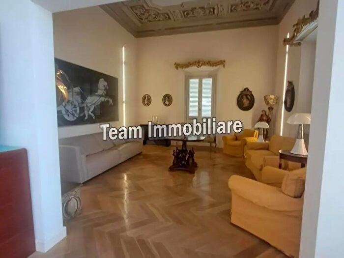 Appartamento con 10 locali in vendita in Livorno