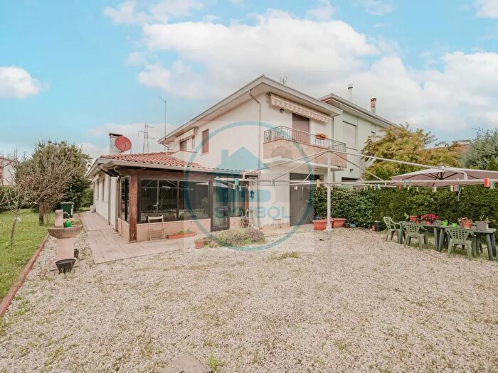 Casa con 5 locali in vendita in Via Milano, Salzano