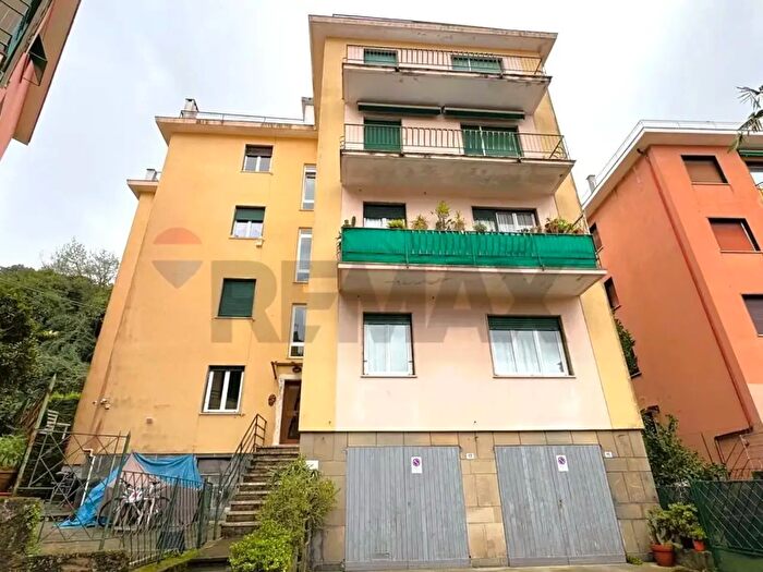 Appartamento trilocale in vendita in Rapallo