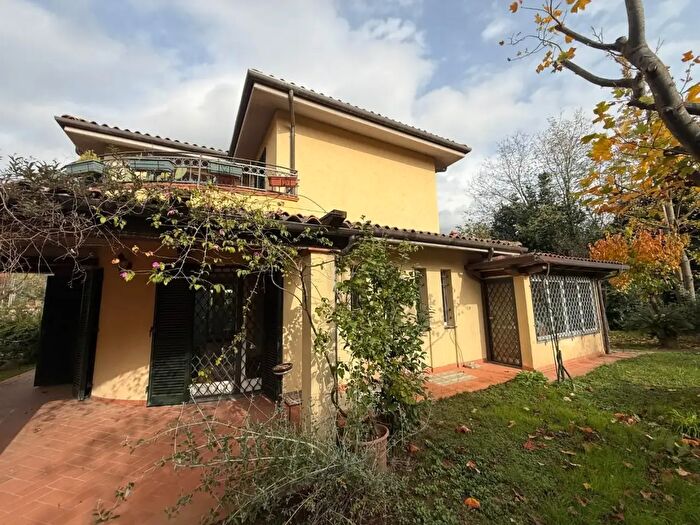 Casa con 5 locali in vendita in a del Melaro, Massa