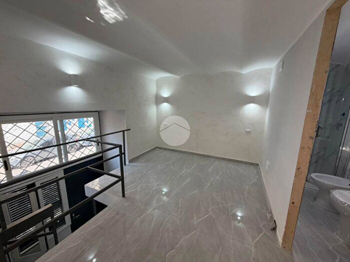 Appartamento monolocale in affitto in Via Stefano delle Chiaie, San Carlo AllArena, Napoli