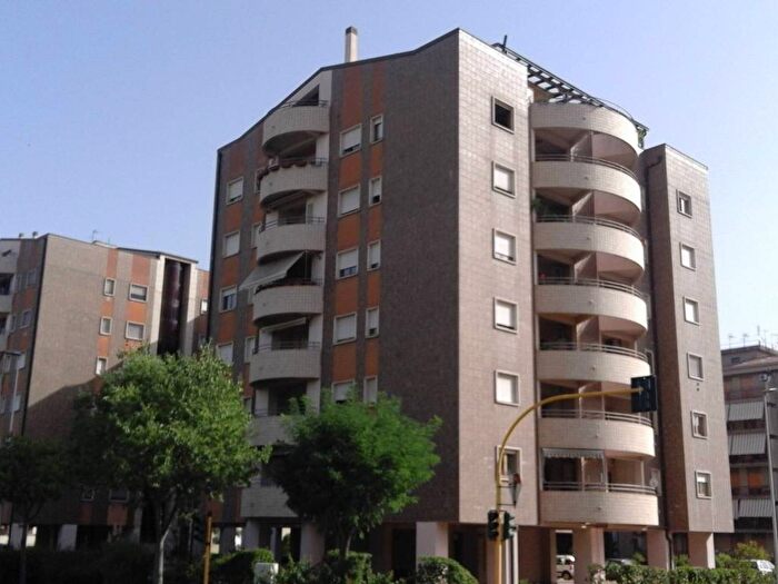 Appartamento trilocale in affitto in Panebianco Tribunale, Cosenza