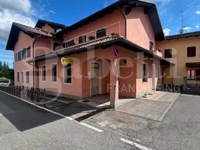 Appartamento con 9 locali in vendita in Via Roma, Pralungo