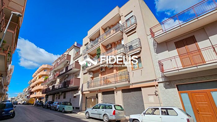 Appartamento quadrilocale in vendita in Via Parigi, Andria