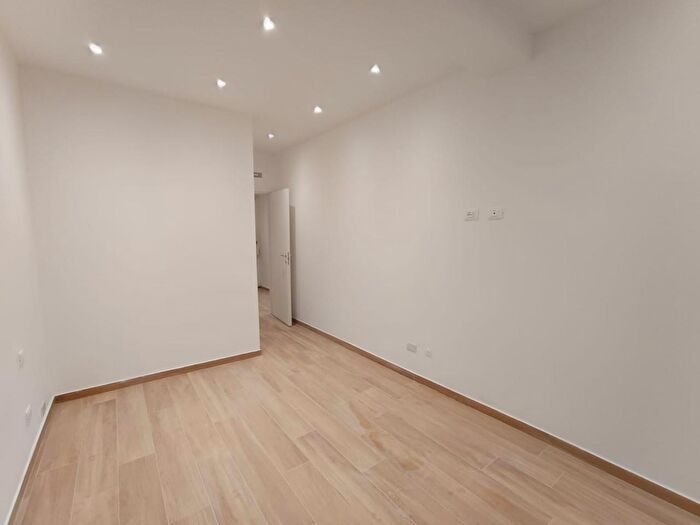 Appartamento trilocale in vendita in Via Alessandro Volta, Sanremo