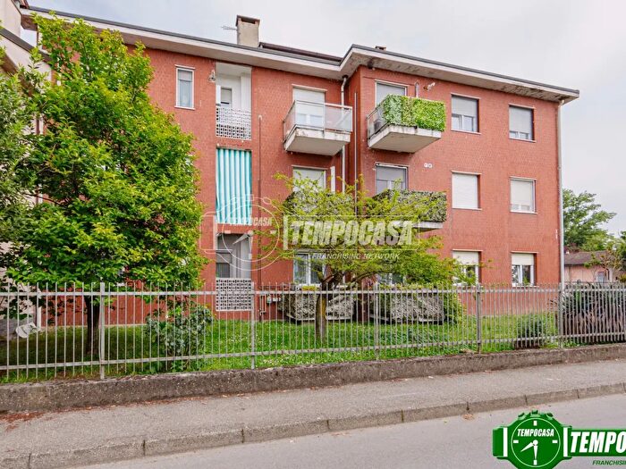 Appartamento trilocale in vendita in Via Giacomo Leopardi, Belgioioso